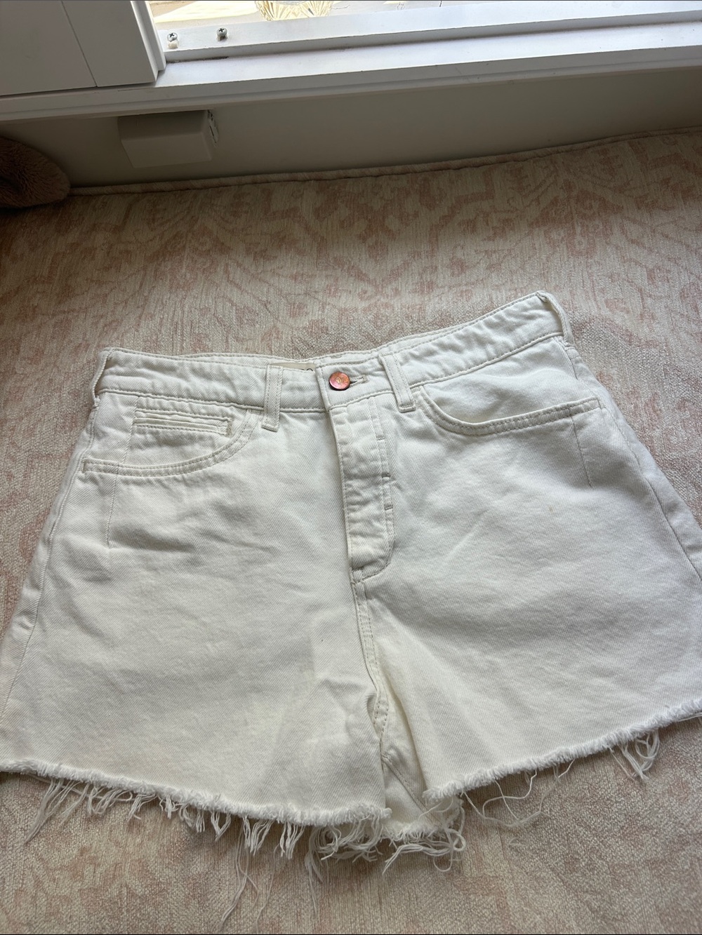 Pilcro Cream High-Rise Frayed-Hem Denim Shorts